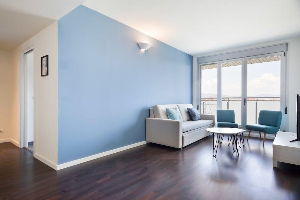 Olala Port Forum Apartments Сант Адриа де Бесос Екстериор снимка