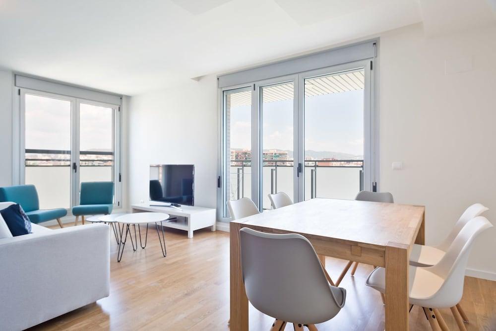 Olala Port Forum Apartments Сант Адриа де Бесос Екстериор снимка