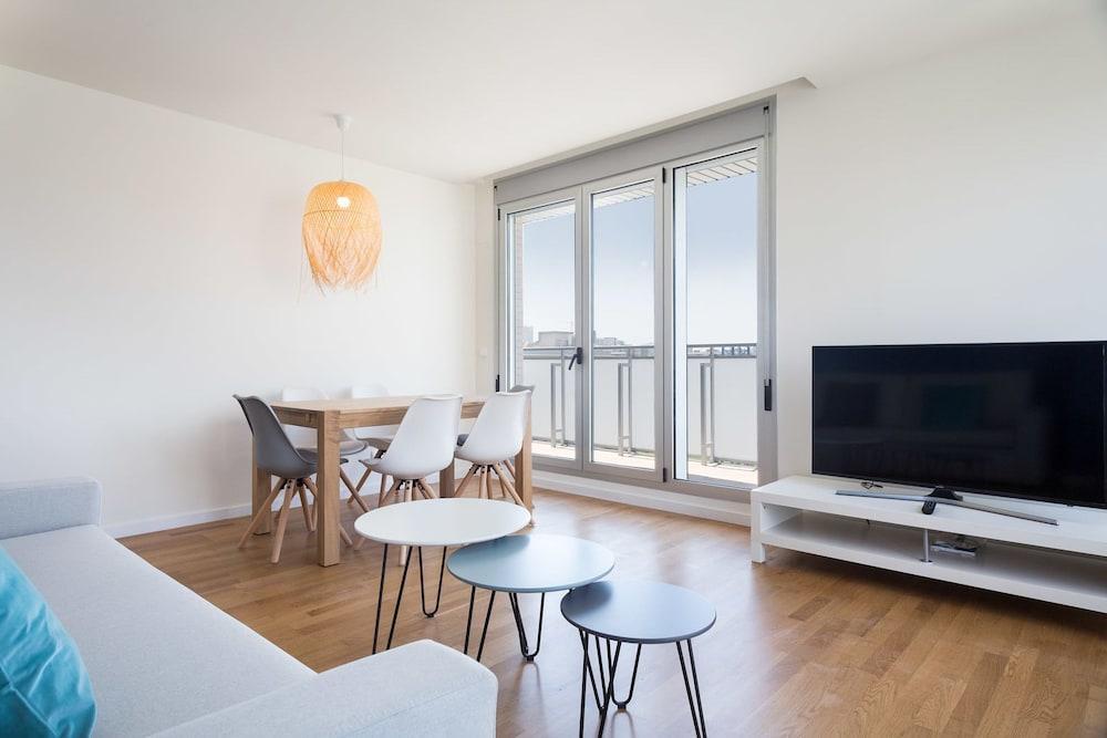 Olala Port Forum Apartments Сант Адриа де Бесос Екстериор снимка