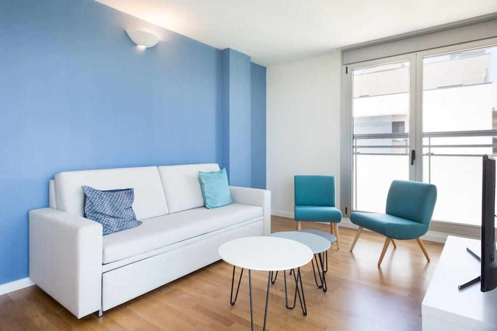 Olala Port Forum Apartments Сант Адриа де Бесос Екстериор снимка