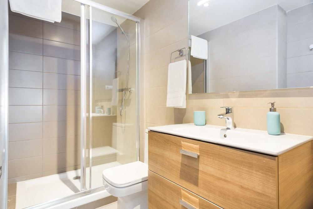 Olala Port Forum Apartments Сант Адриа де Бесос Екстериор снимка
