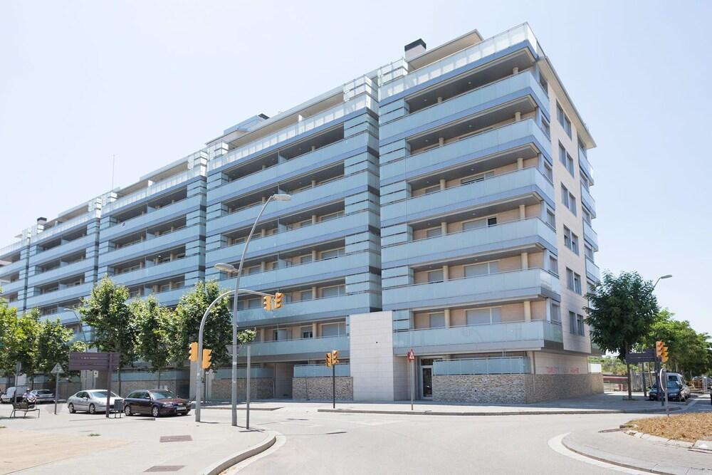 Olala Port Forum Apartments Сант Адриа де Бесос Екстериор снимка
